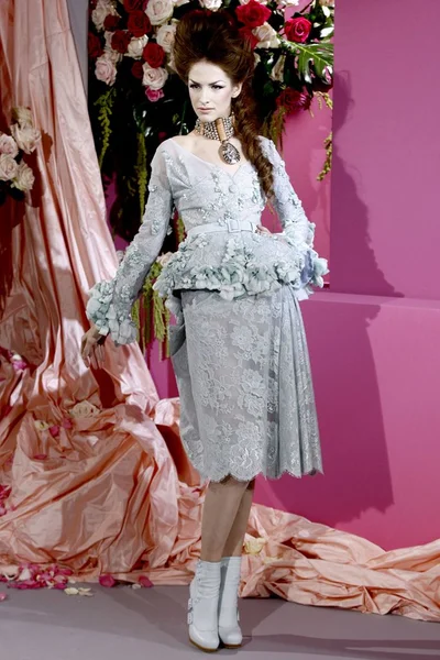 Look 15